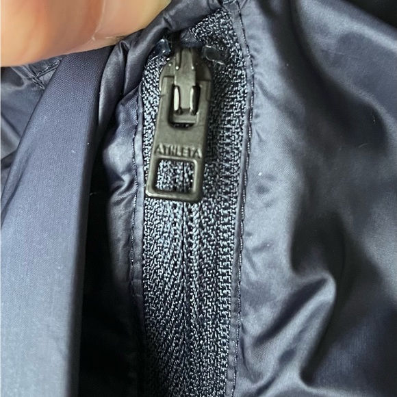 Athleta reversible lightweight puffer jacket - Picture 4 of 4
